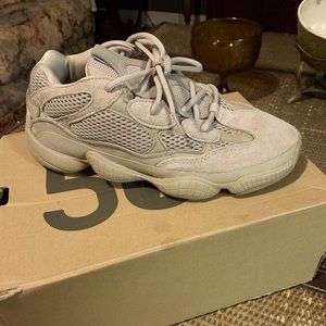 Yeezy 500 Taupe only worn once!